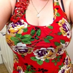 ❌SOLD❌LUSH red floral thin jersey tank top size