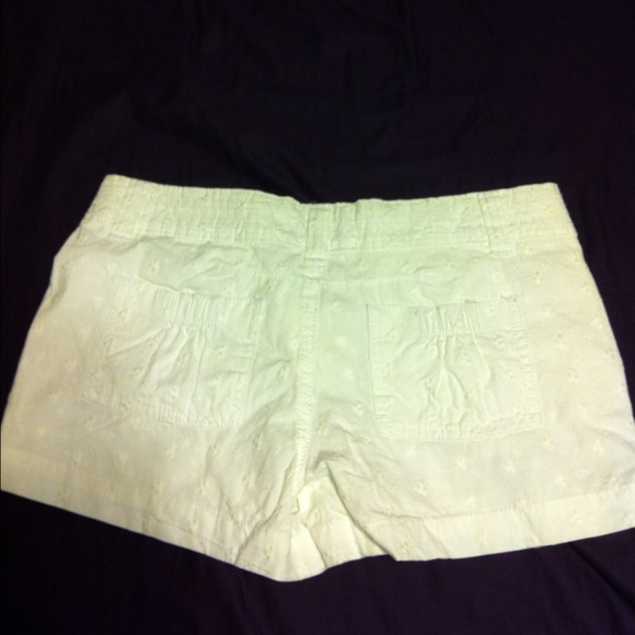 Shorts - Picture 2 of 3