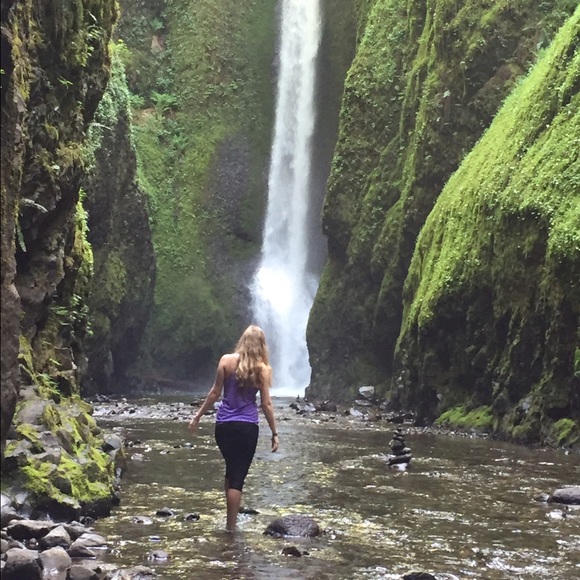 Meet Your Seller/Buyer! ๐ - Picture 2 of 3