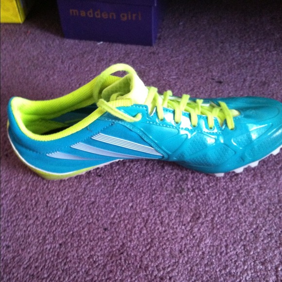 🚫 SOLD 🚫 Adidas track spikes