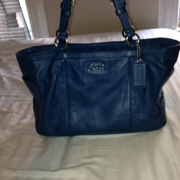 $$ REDuCED$$ Like new AUTHENTIC COACH bag!!! - Picture 3 of 4