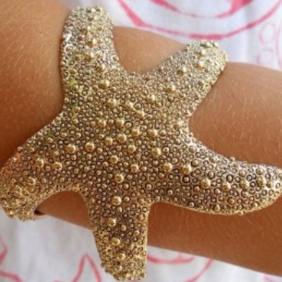 Jewelry - 🔱Gold Tone Starfish Cuff Bracelet $20