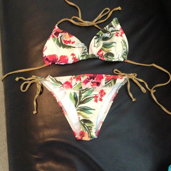 Guess Brazilian style bikini