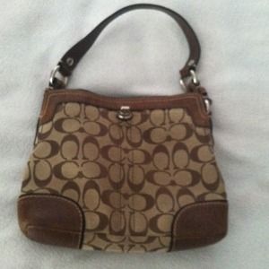 Barely worn coach bag.