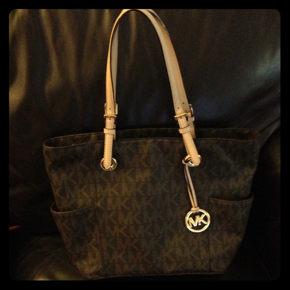 Auth Michael Kors Purse ❌On Hold❌