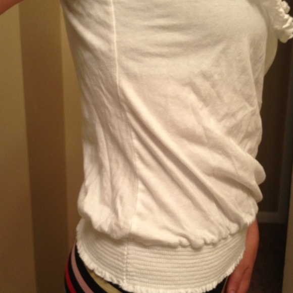 Ruffle cinched top w/ lace - Picture 2 of 3