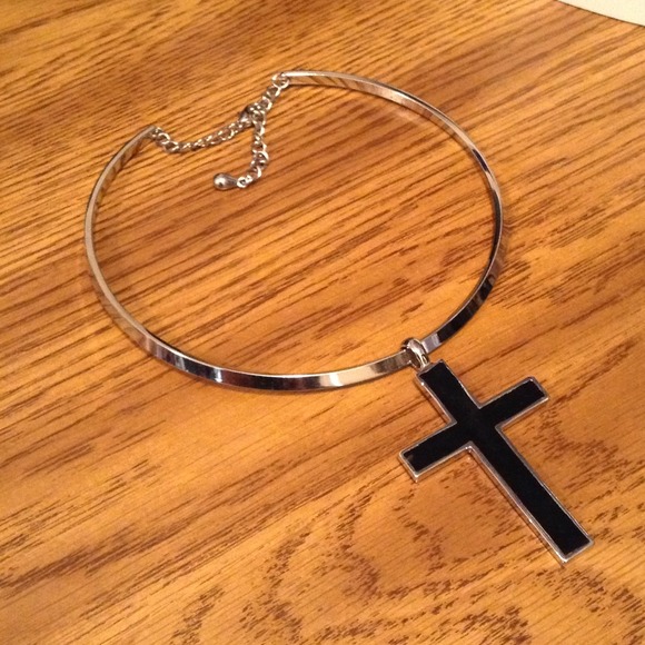 🎀Black cross choker🎀No longer Available