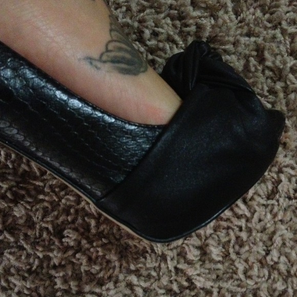 Sexy black peep toe knot heels - Picture 4 of 4