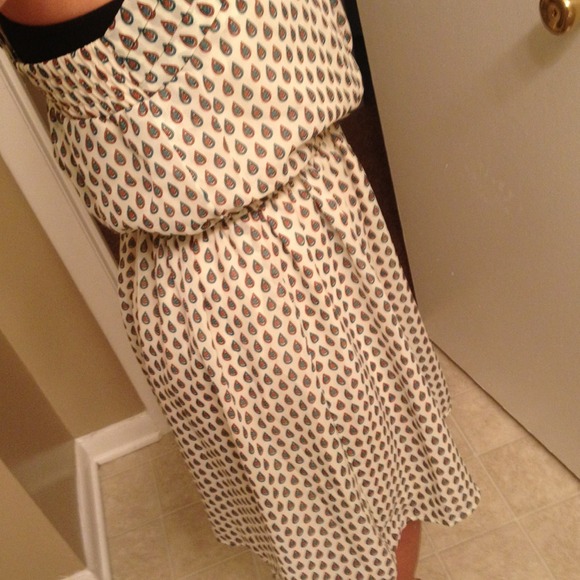 Adorable dress - Picture 2 of 4