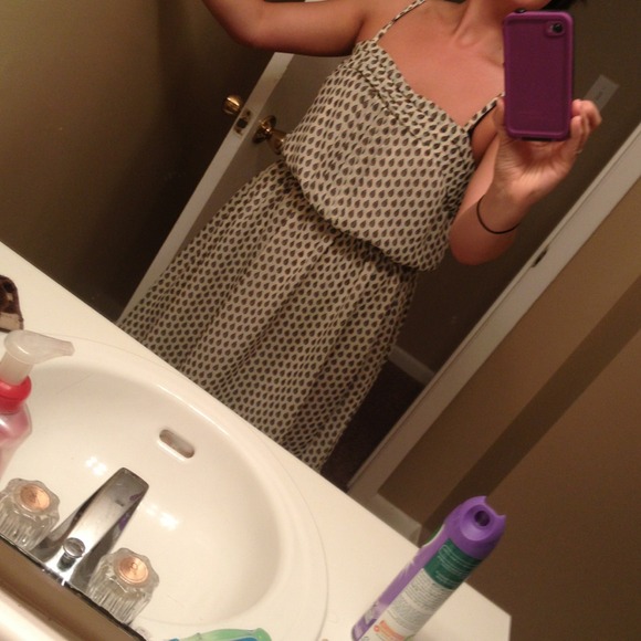 Adorable dress - Picture 3 of 4