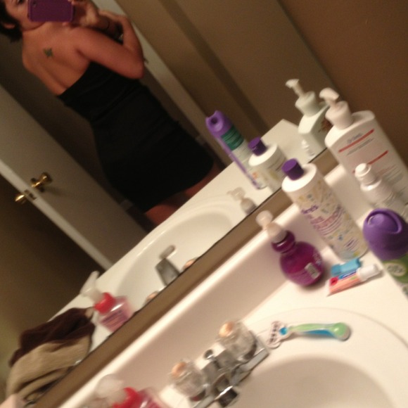 Strapless little black dress only worn 1 time - Picture 2 of 2