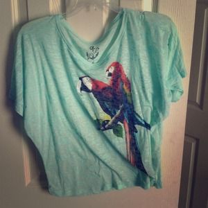 Parrot tee