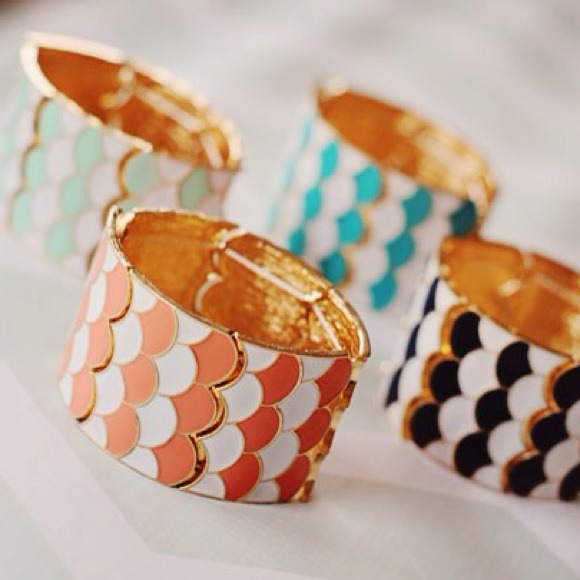 Turquoise scallop stretch bracelet