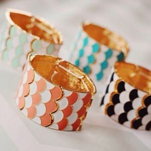 Turquoise scallop stretch bracelet