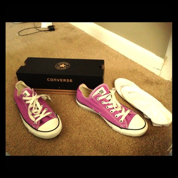 💜💜💜Brand New Orchid Converses FreePurpleSocks