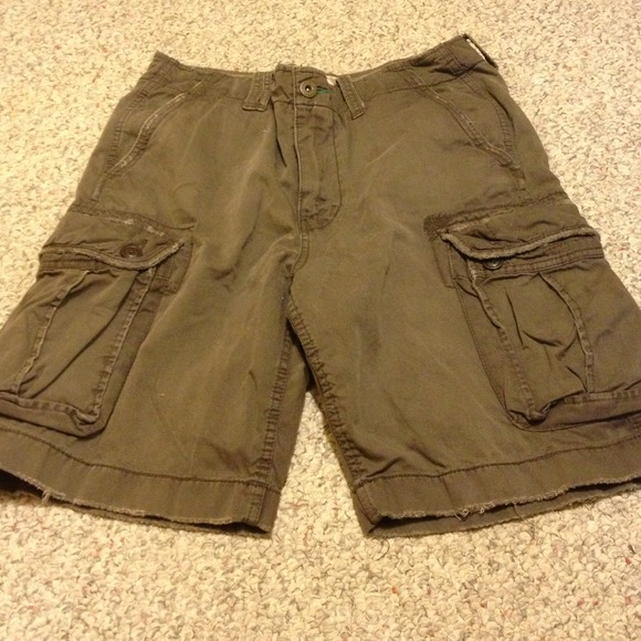 AE boys shorts size 32