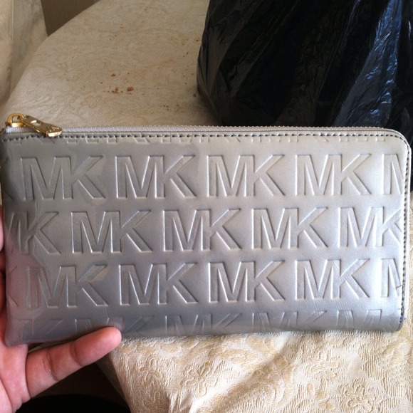 New Michael Kors Wallet.