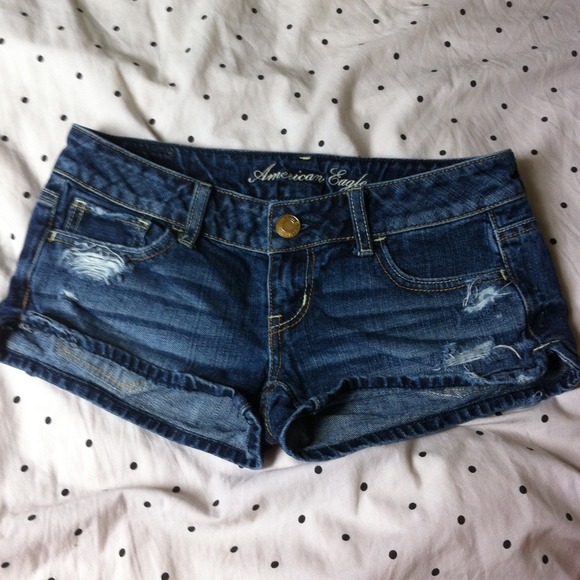 💥Reserved💥American Eagle destroyed shortie short
