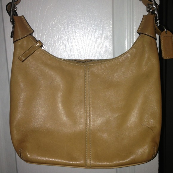 Coach Handbags - Used Leather Coach Bag