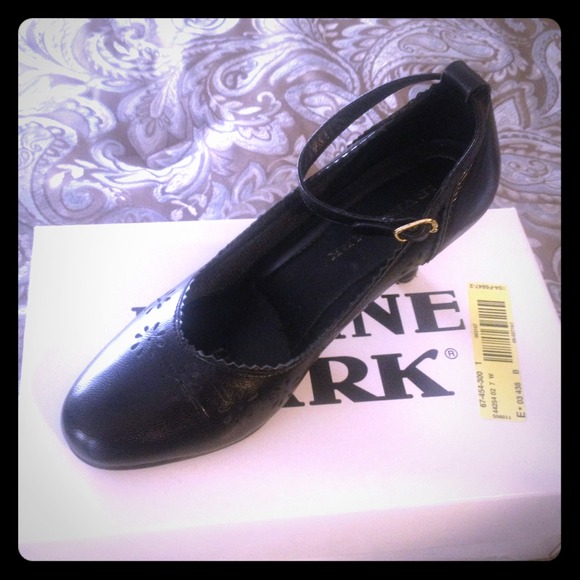 Shoes - Black floral accented heels