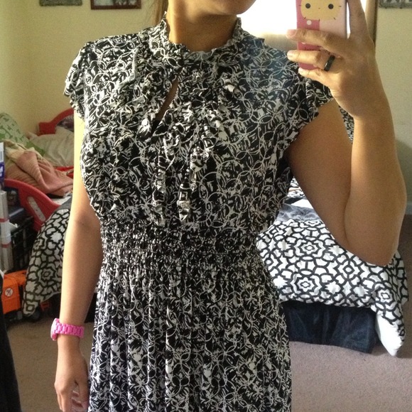 🔴SOLD🔴 Black & White Casual Dress