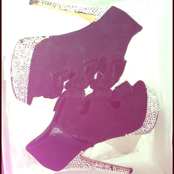 Steve Madden Shoes - REDUCED❗ Customized Steve Madden Heels💎👠