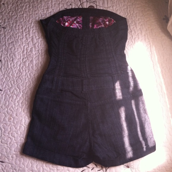 🚫Sold🚫 Strapless Romper - Picture 2 of 3