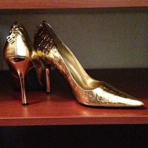 ROCA WEAR Gold High heel shoes.