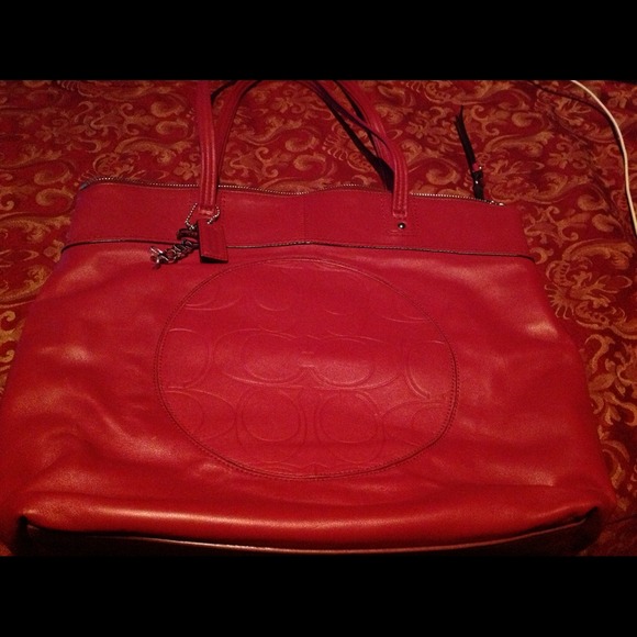 Fuchsia Coach Handbag/Tote