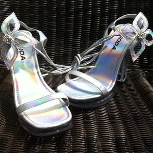 Soda clear long strap heel