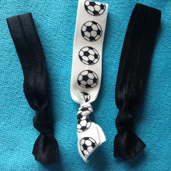 Soccer Hair tie with 2 black elastic hair tie.