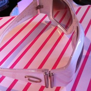 White Oscar De La renta