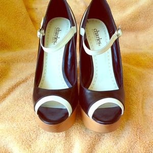 Charles David black and white Mary Jane sz 7