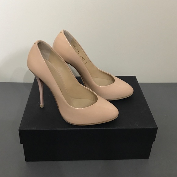Giuseppe Zanotti size 6 nude pump