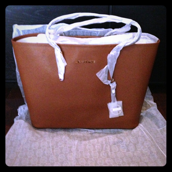 Michael Kors Jet Set Travel Tote Leather