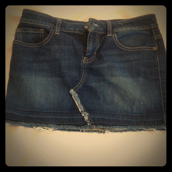 Dark blue denim mini skirt GUESS only worn twice