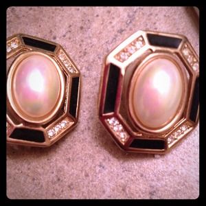 Vintage pearl costume earrings