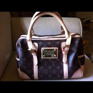 Bundled!!!!!! LV bag and LV phone case!