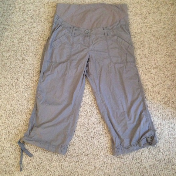 ⛔SOLD⛔Maternity cropped pants
