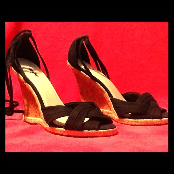 Mossimo sandals  5 inch wedge