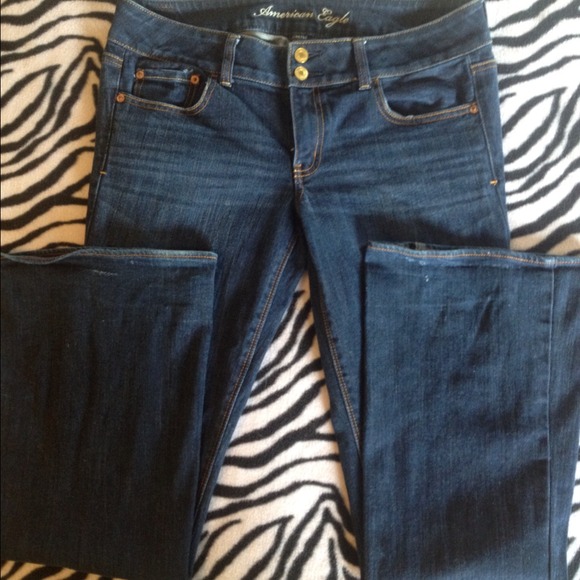 American Eagle Dark Wash Strech Jeans