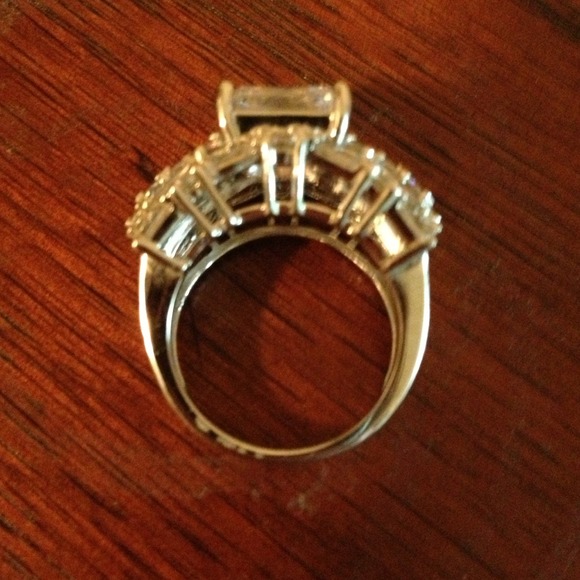 CZ cocktail ring. - Picture 2 of 2