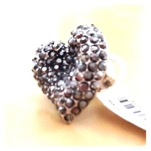 Stretchy heart ring