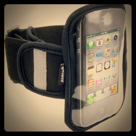 TRADED!!!Sports armband for iPhone 4