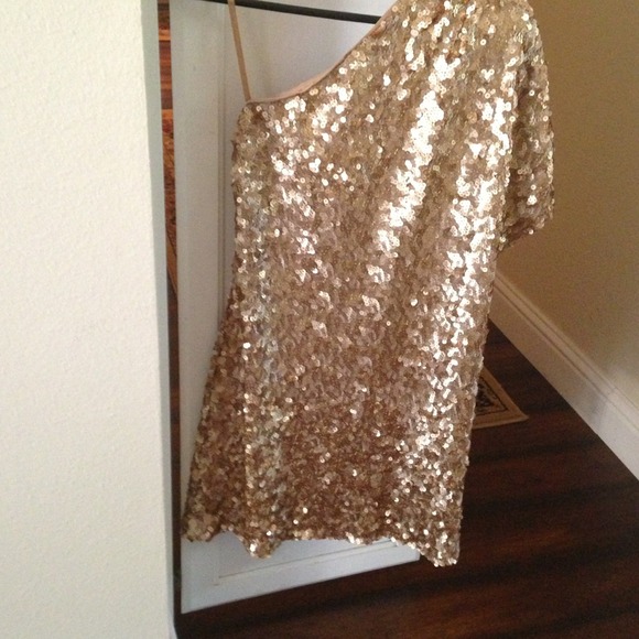 One shoulder gold sequin cocktail dress