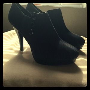 UNLISTED by Kenneth Cole