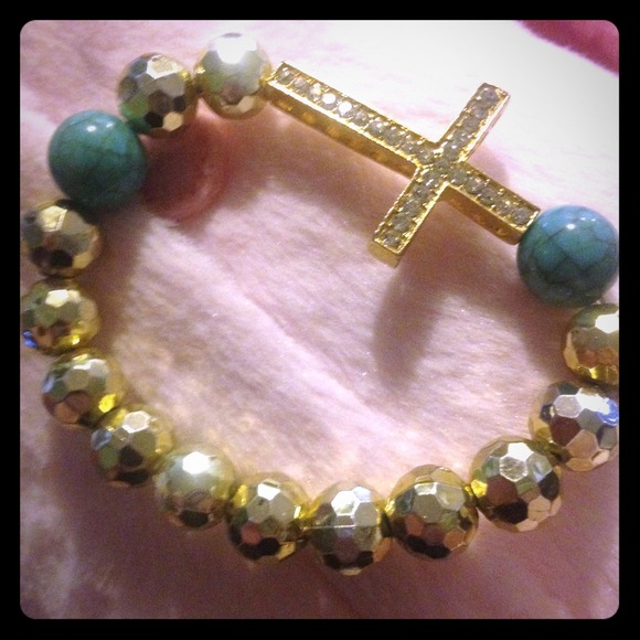 *SOLD* Cross bead bracelet