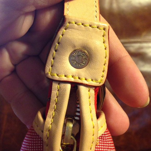 🌟AUTHENTIC🌟Dooney & Bourke red canvas purse - Picture 2 of 4