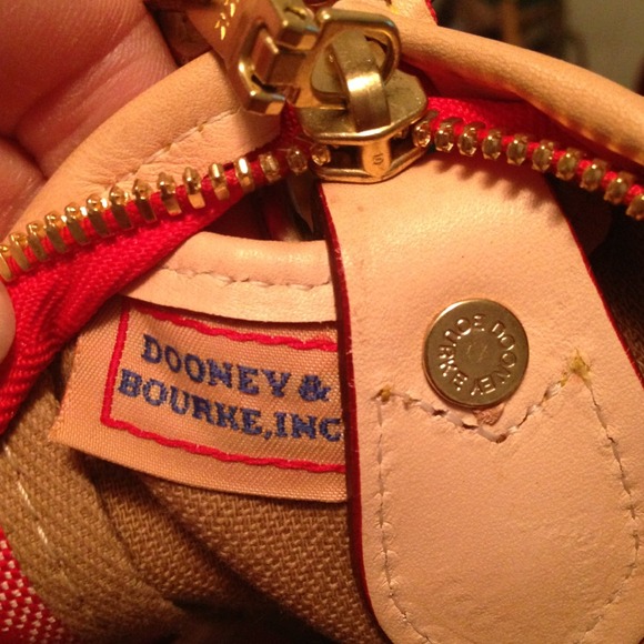 🌟AUTHENTIC🌟Dooney & Bourke red canvas purse - Picture 3 of 4