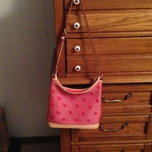 🌟AUTHENTIC🌟Dooney & Bourke red canvas purse